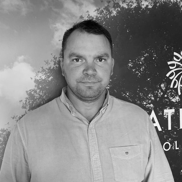 Andrej Syrbu meet the team